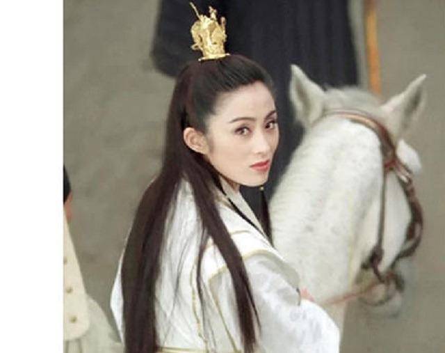 原创            原创52岁张敏，定居北京潜心修佛，与男友跟随莫少聪积德行善