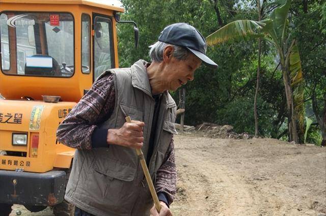 67年毛主席的警卫李连庆回乡被村民嘲笑：多年来还是个炊事员欧博体育网址(图29)