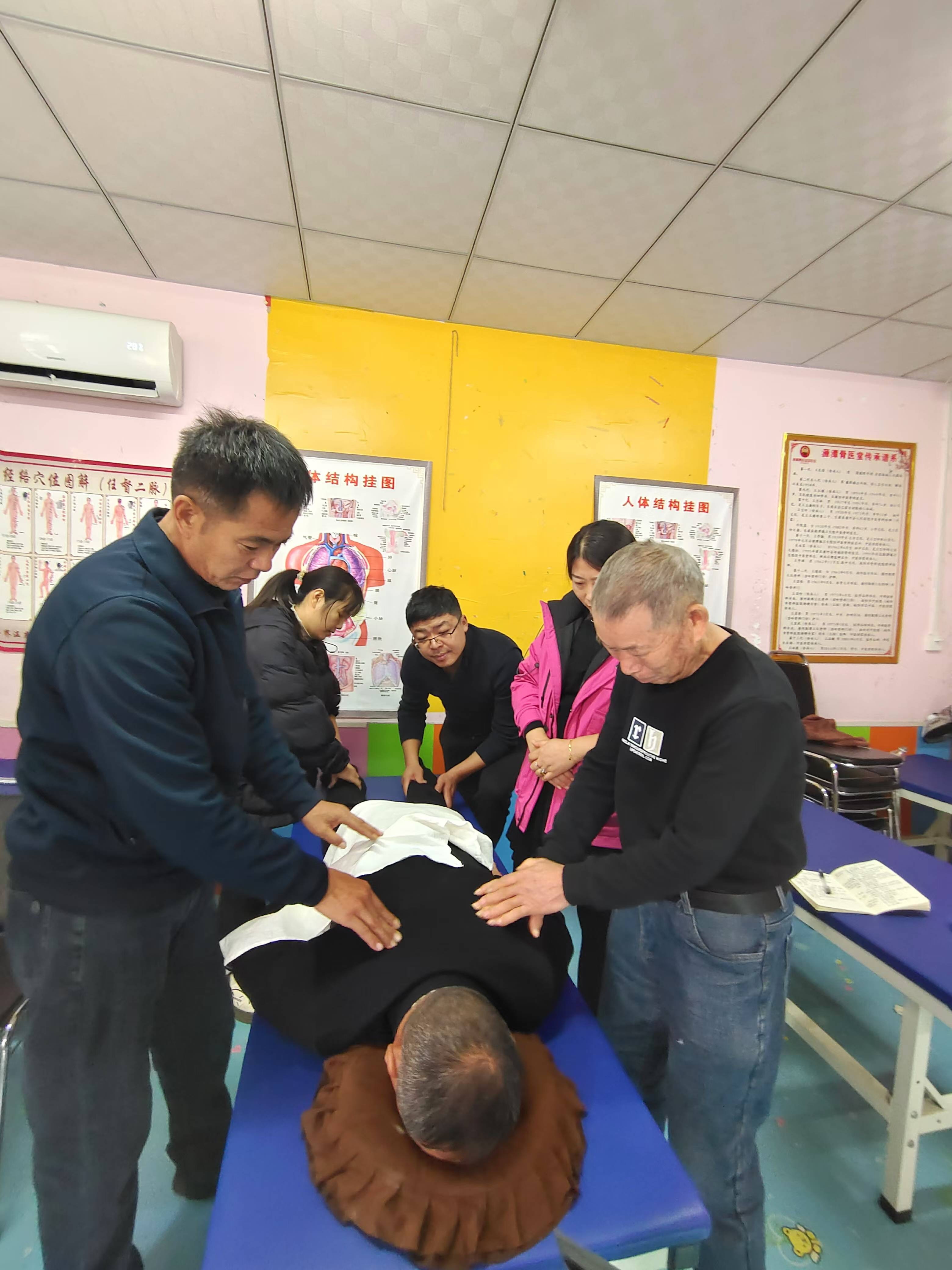 南阳滋养堂国医职校中医健康养生咨询火爆，春节后将隆重开班