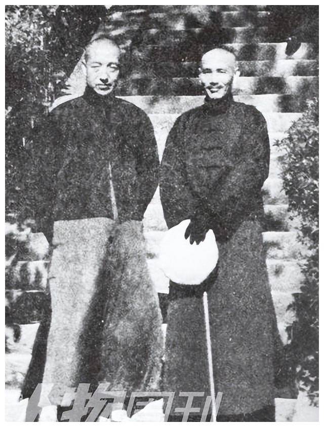 办公厅主任。这一年，徐永昌50岁整，正式进入了蒋介石的抗战中枢系统。