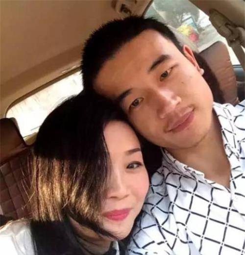 新葡萄娱乐入口46岁新娘23岁郎一树梨花压海棠60天闪婚的母子恋现过得怎样(图1)
