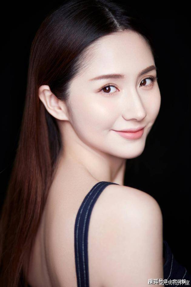 她靠拍“三级片”成名，拥有百亿身家，如今34岁却没人敢娶
