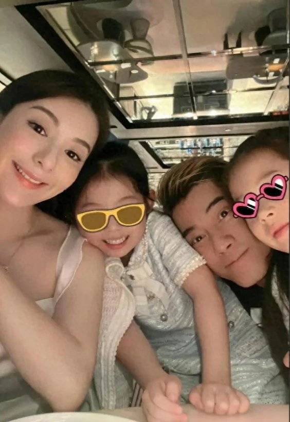 郭富城被二女儿打扮成“郭姑娘”！画面不忍直视