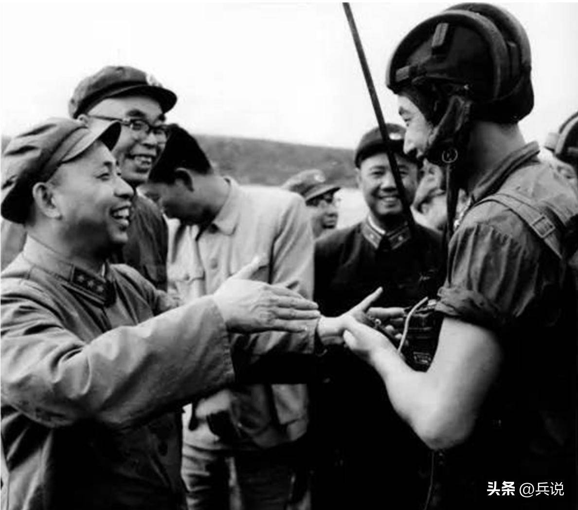 李天佑攻四平，发三次火，被俘参谋自作聪明，遭拍桌子训斥