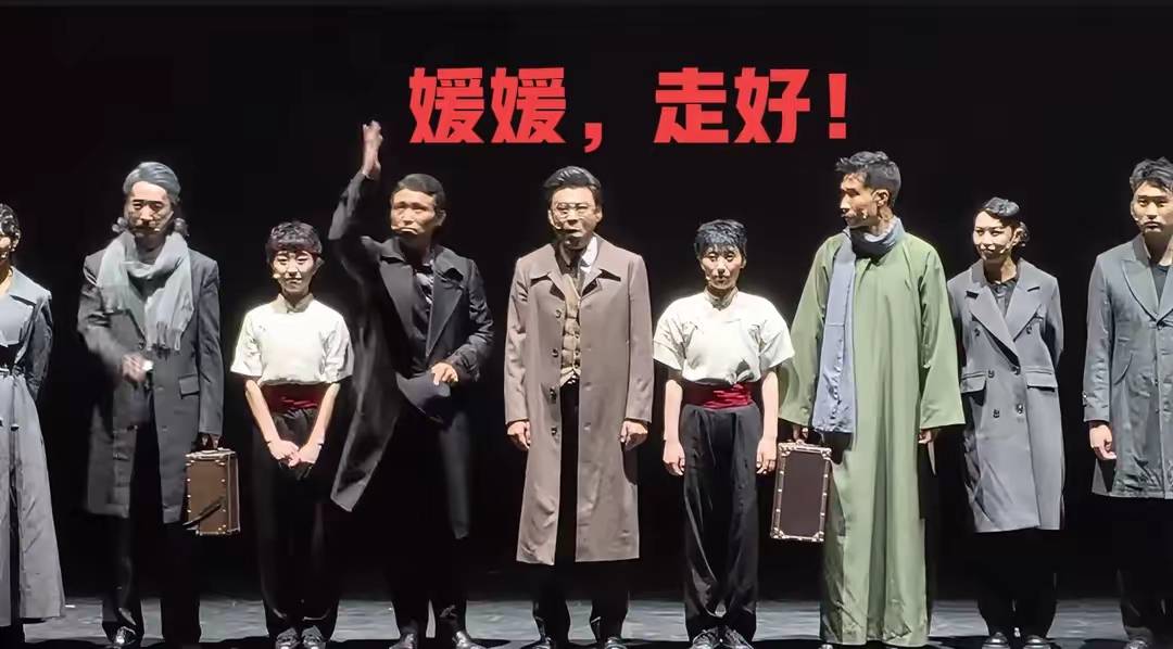 头七夜舞台突发意外！李乃文攥碎帽子仰天嘶吼 全场观众瞬间破防
