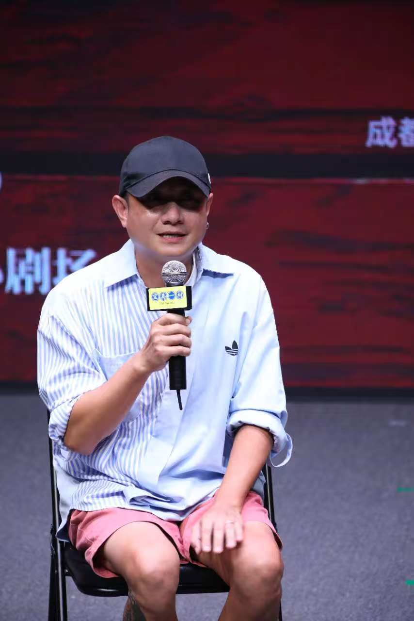 演员文章被曝新恋情后现身 在京宣传话剧《宝岛一村》