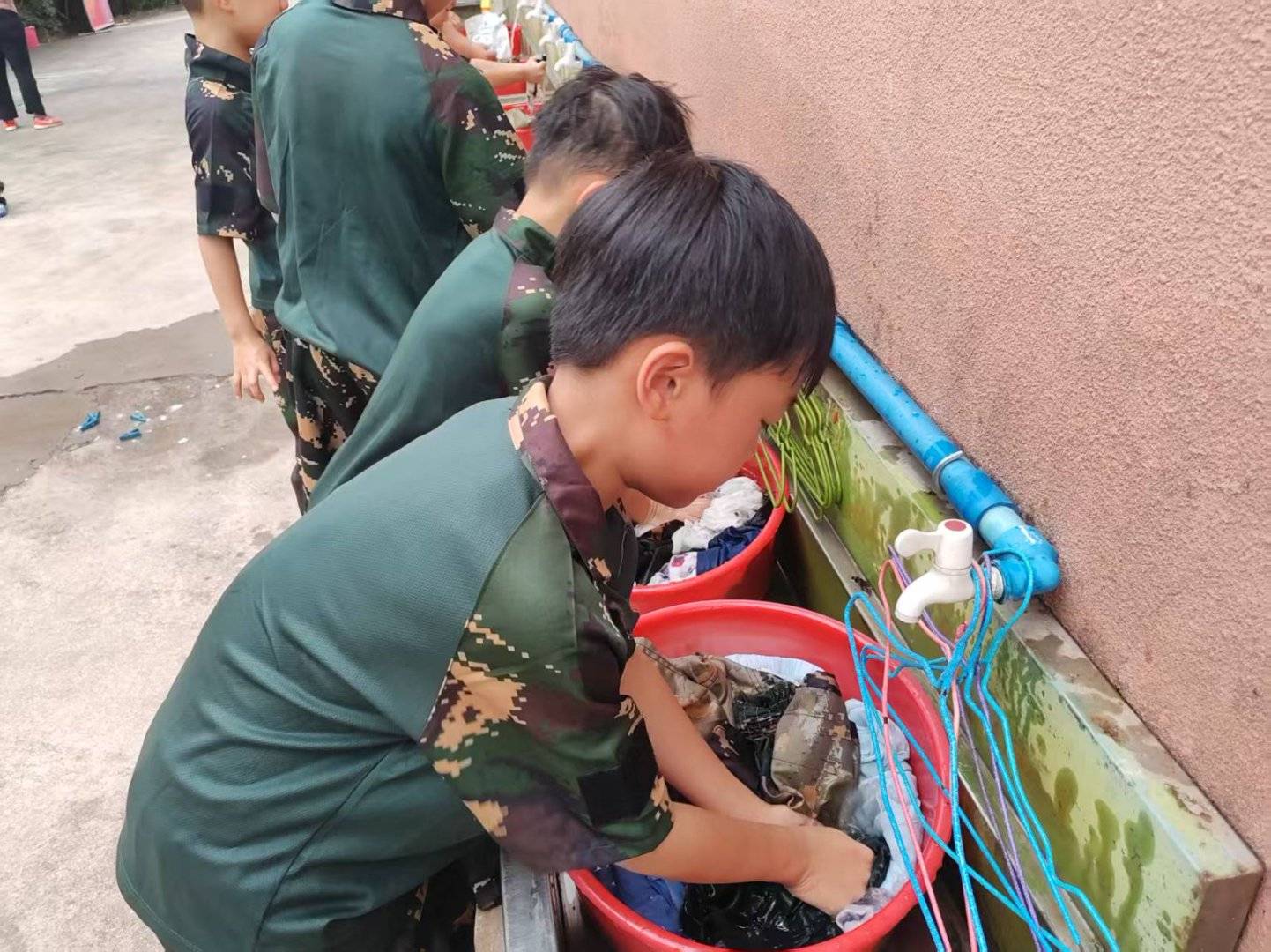 db电竞官网中文版广州新征程文明运动计议有限公司：中小学生军事集训营黄埔军校军训营黄埔军校军事特青少年特少年特专业举荐