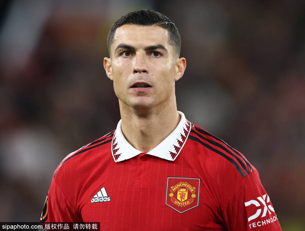 C罗：计划世界杯后带着奖杯办婚礼 依旧爱曼联+为其现状难过