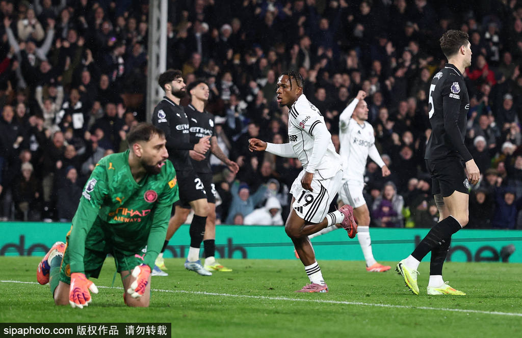 互捅局!英超-哈兰德1射2传福登双响 曼城连丢3球5-4富勒姆
