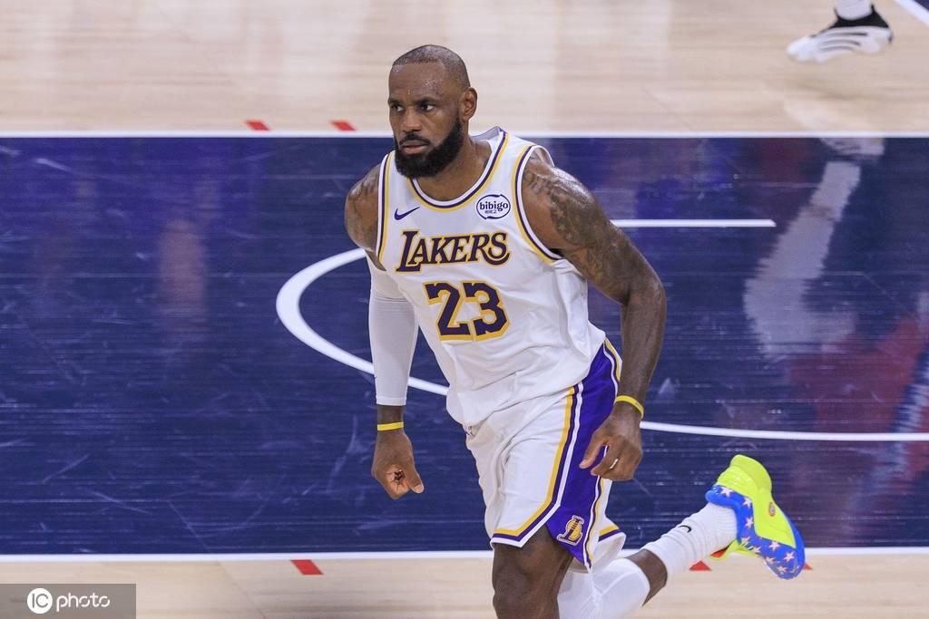 老詹赛季首个30+无力救场 洛城德比G2沦为伤退噩梦