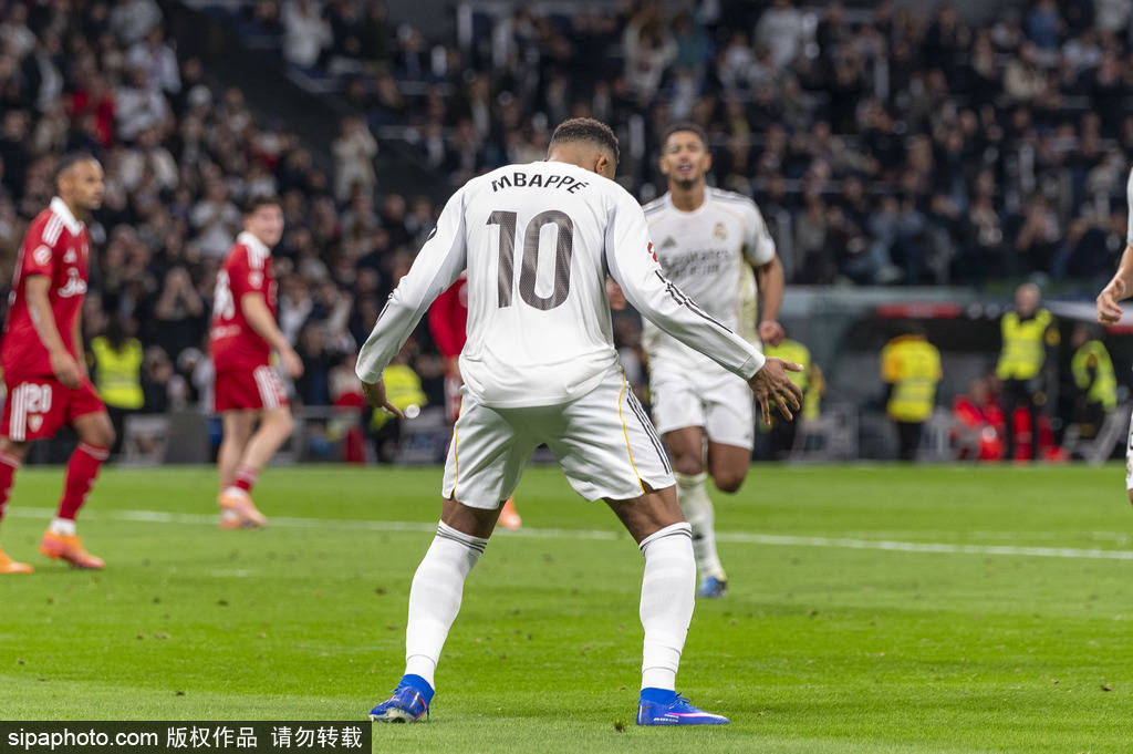 历史道标！哈兰德超C罗姆巴佩平C罗 新双骄划时代印记