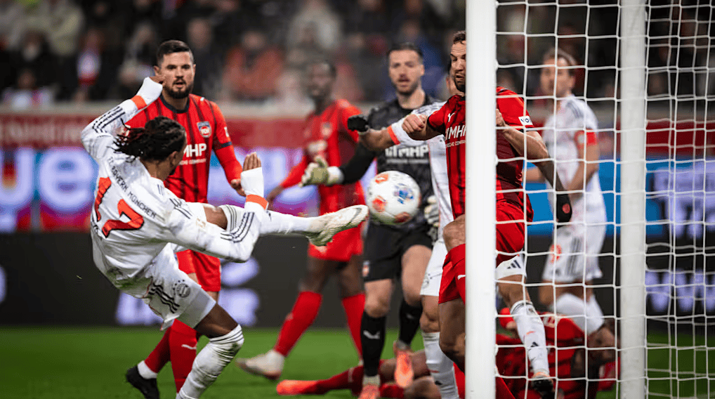 德甲-凯恩迪亚斯奥利塞破门 拜仁客场4-0大胜海登海姆