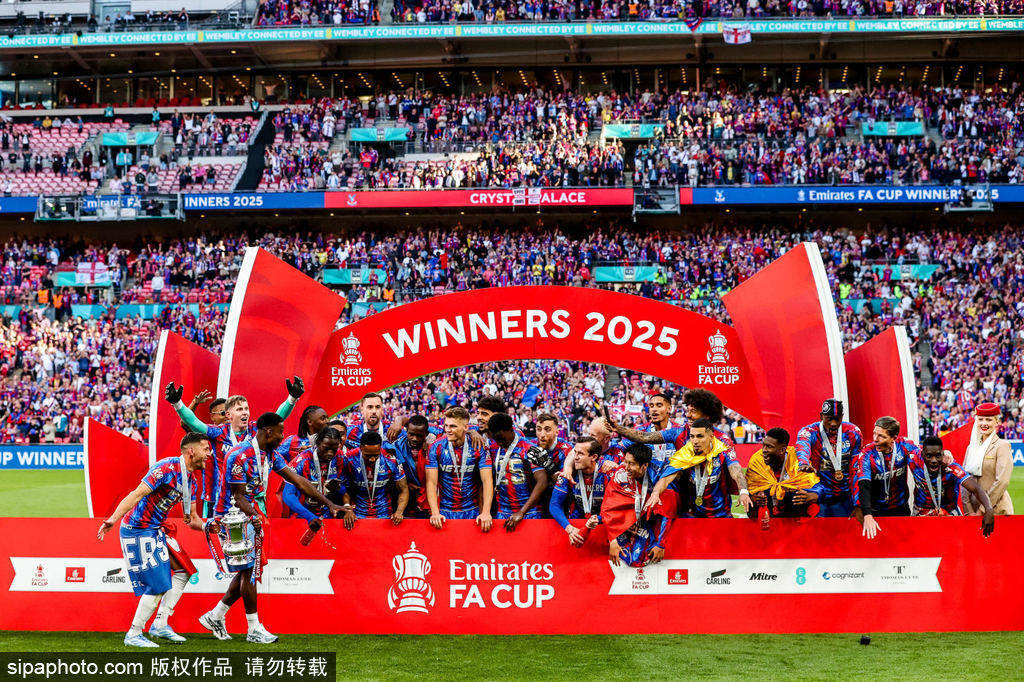 比赛日：巴萨胜皇马卫冕西超杯 曼联遭一轮游&amp;曼城10-1