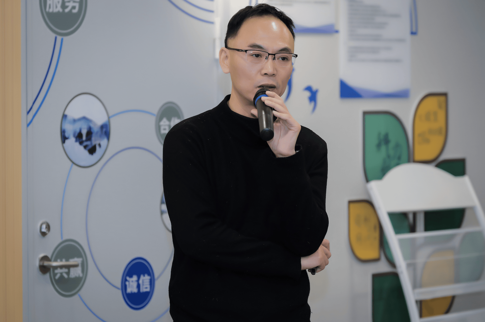 重构AI眼镜挑战行业迭代即淘汰铁律冰球突破豪华版app玄景以模块化(图1) 重构AI眼镜挑战行业迭代即淘汰铁律冰球突破豪华版app玄景以模块化(图1)