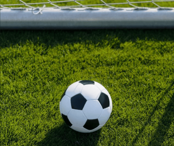 足球爱好者通过绿茵直播能随时享受比赛不受时间地点限制纯粹观赛。爱体育- 爱体育官方网站- APP下载