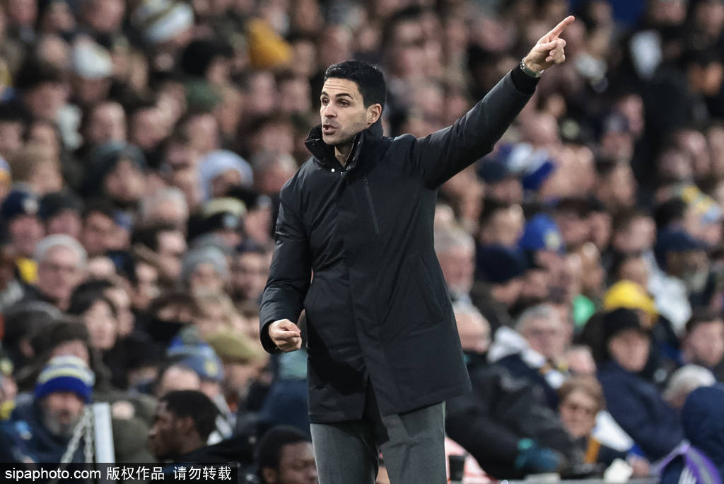 观战台:曼联死磕热刺+曼城火拼利物浦 皇马巴萨战弱旅