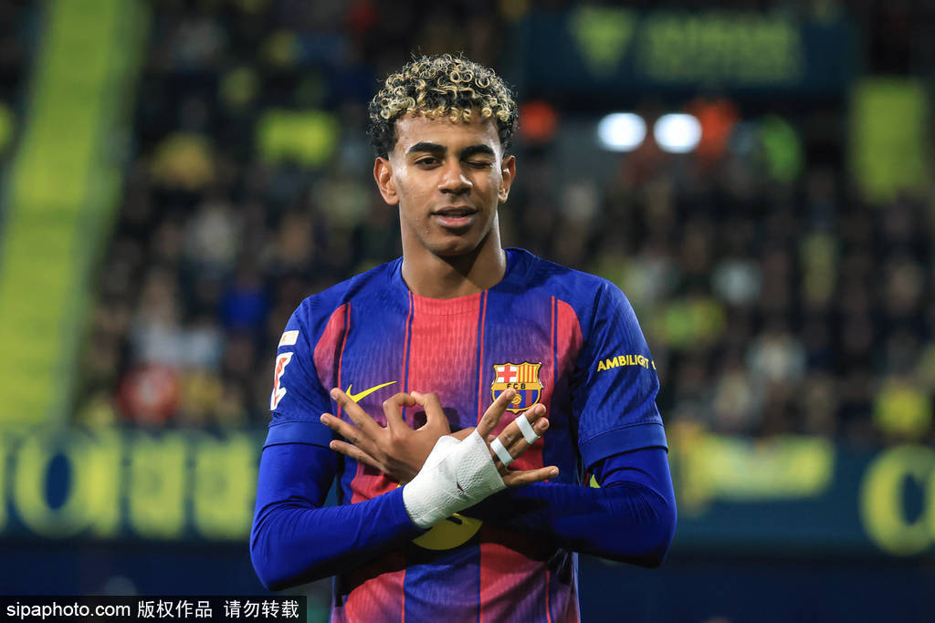 观战台:曼联死磕热刺+曼城火拼利物浦 皇马巴萨战弱旅