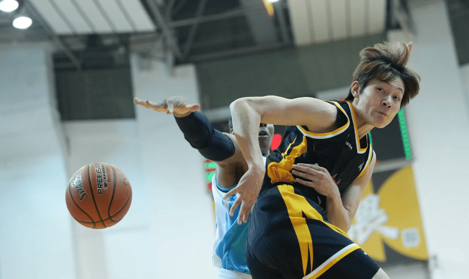 NBA职业联赛中文官网__实时赛程比分+球队资讯61比60压哨绝杀！女篮新霸主斩获三连胜：天才小将轰25分9板！