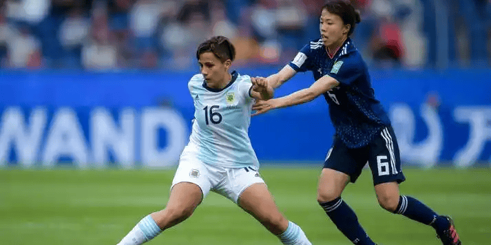 U23亚洲杯_U23亚洲杯直播_赛事直播LIVE周日003 女：澳大利亚女足VS菲律宾女足 东道主争冠VS黑马突围 豪门碾压与韧性顽抗解析