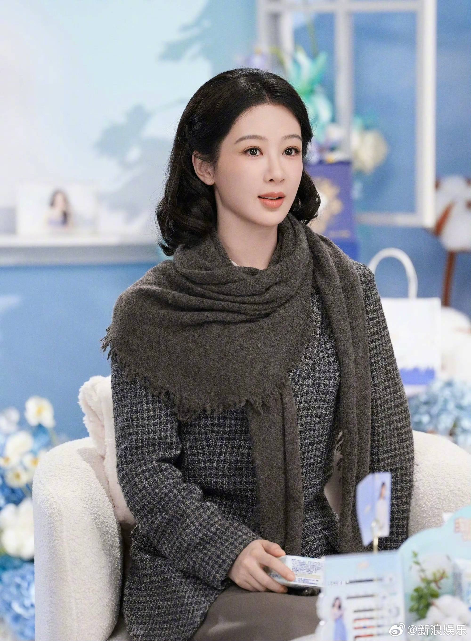 杨紫被问及如何算爱自己 脱口而出：少吃、多睡、戒色