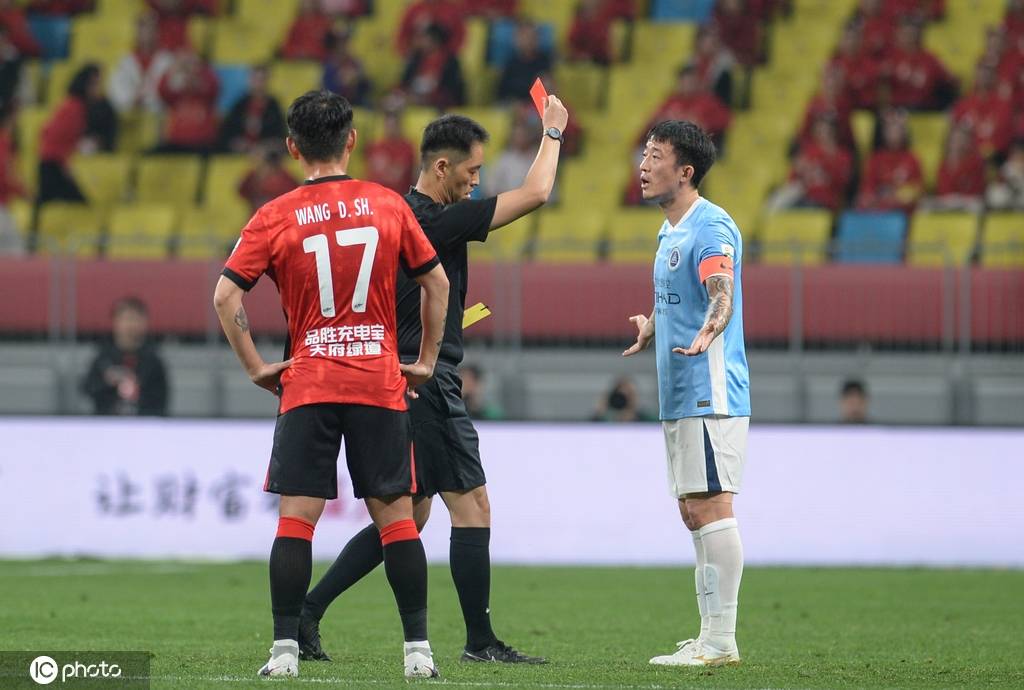 中超-姜至鹏直红席尔瓦两球 蓉城5-1逆转新鹏城开门红