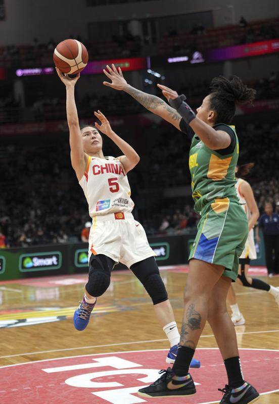 世界杯资格赛-韩旭22+8王思雨17分 中国女篮胜巴西