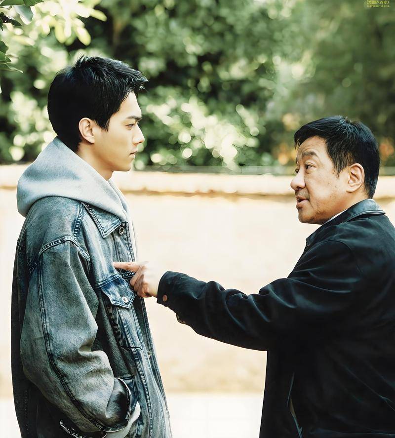 方圆八百米：丁勇岱、许凯演绎父子对抗悬疑电视剧