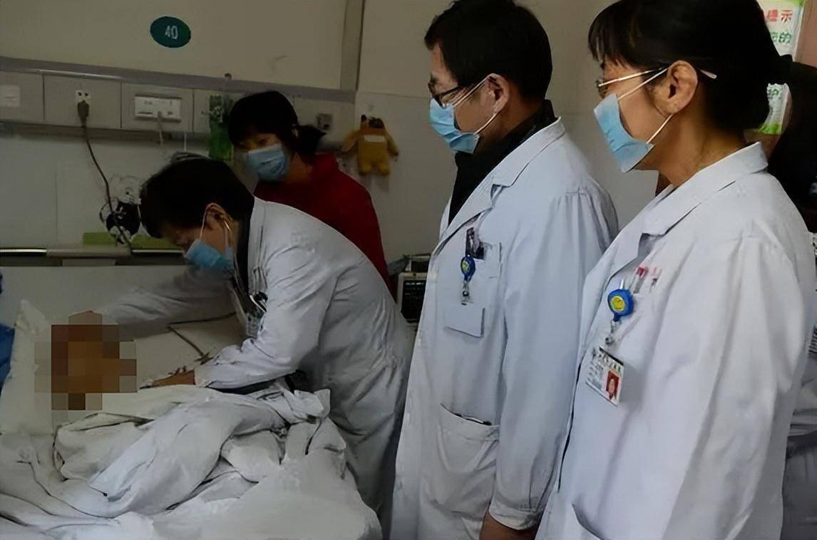 年轻人注意了！三伏天警惕这三件事！内科医生：已有多人患病住院（住院病历内科）三伏天身体容易出现的问题，
