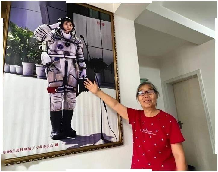 中国女航天员刘洋，孕期内攻读清华博士，临飞前为丈夫留2条遗言