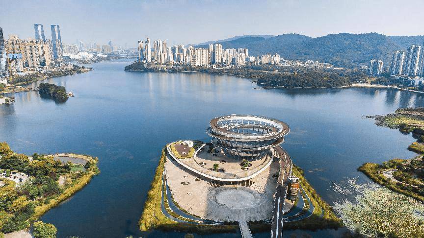 太阳集团官网登录入口“里子”工程让都市更有“排场”丨湘江集团助力新区打制生态宜居