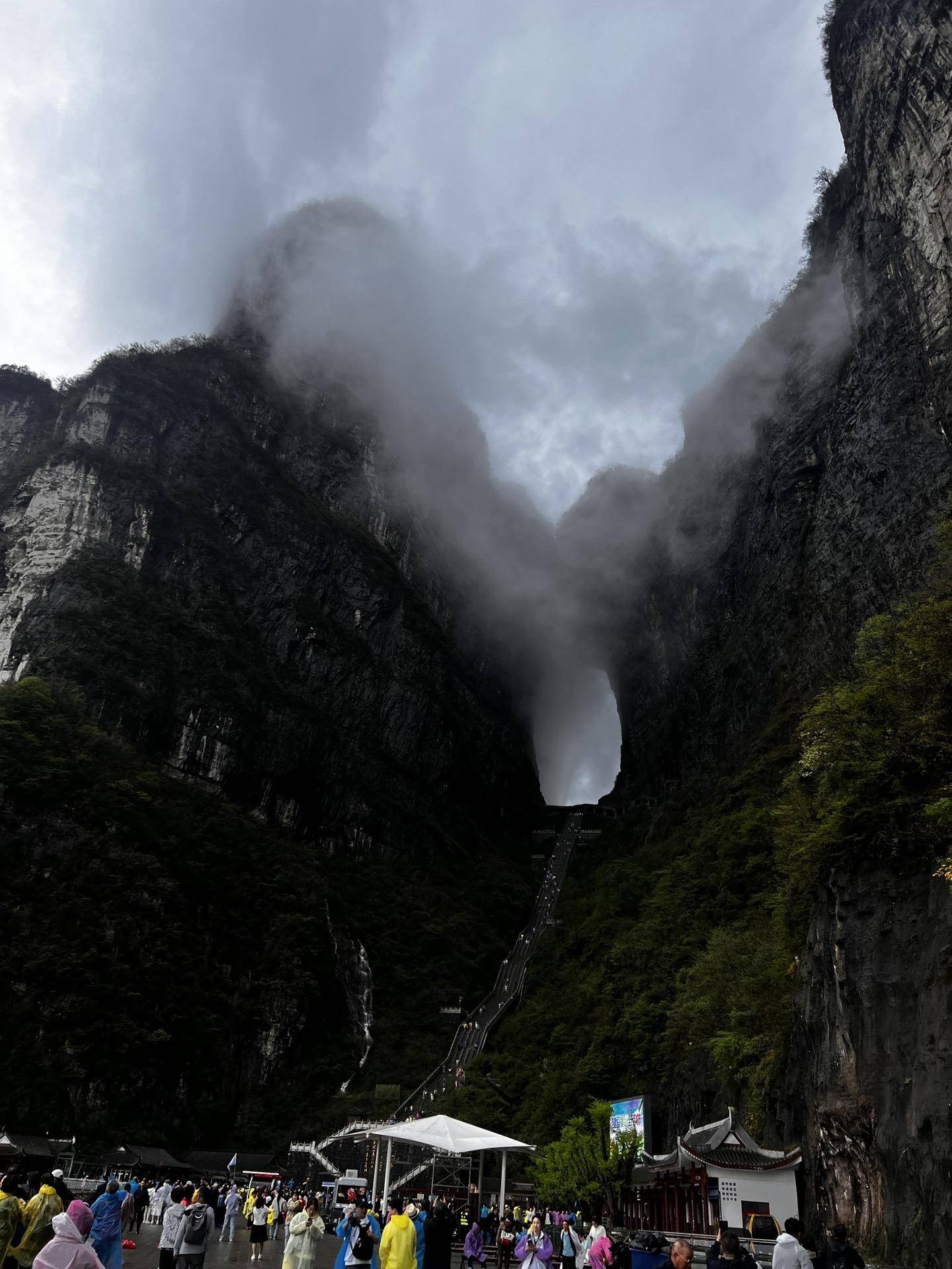 张家界旅游4天三晚价格多少？这里有最新价格！