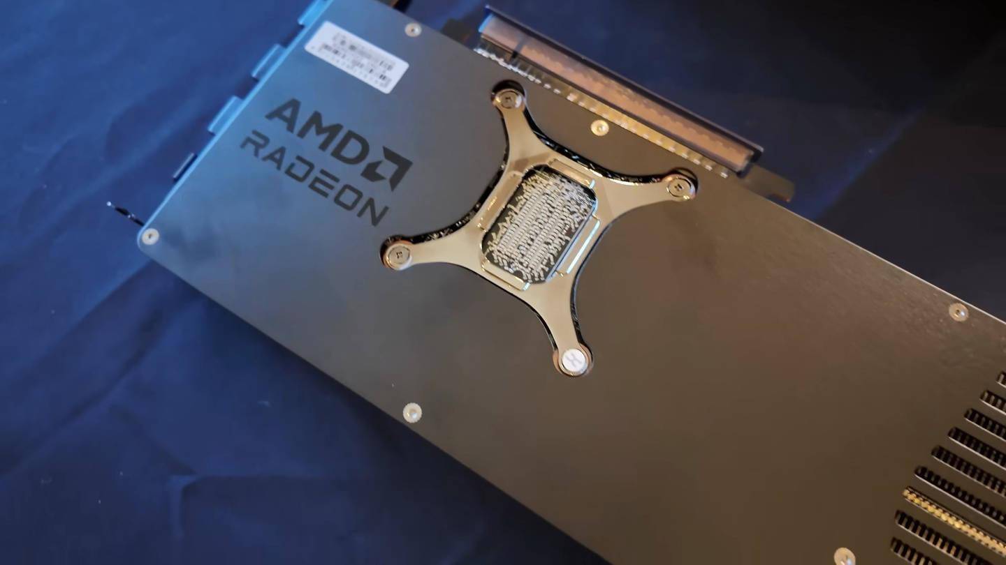 赢博体育入口双槽紧凑设计撼讯新 Reaper 系列 RadeonX 9070 XT 显卡亮相(图3)