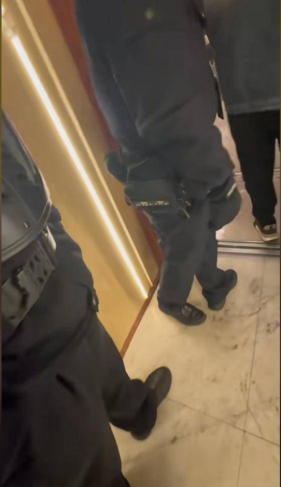 宝马拒付2.6元代驾费后续：小哥举报有偿陪侍，警方介入 ktv天塌了