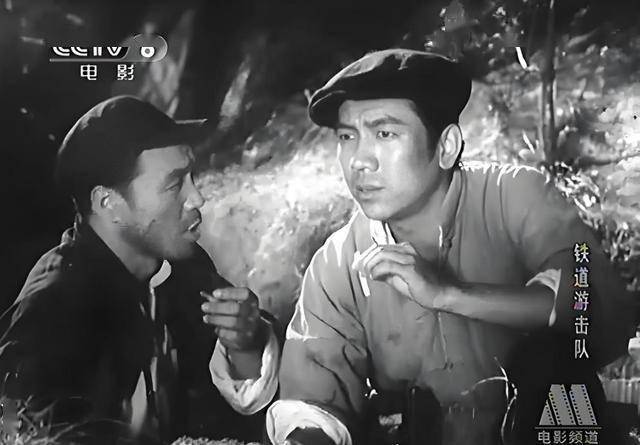 新中国老电影十大经典战争片，光影中的战火岁月，铸就时代传奇