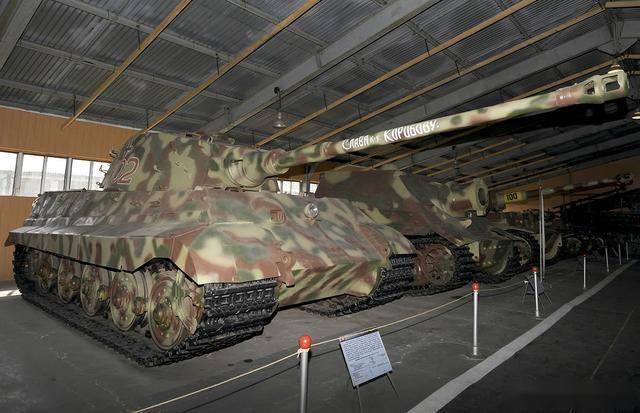 二战期间坦克制造的巅峰“虎王”坦克（Tiger II）
