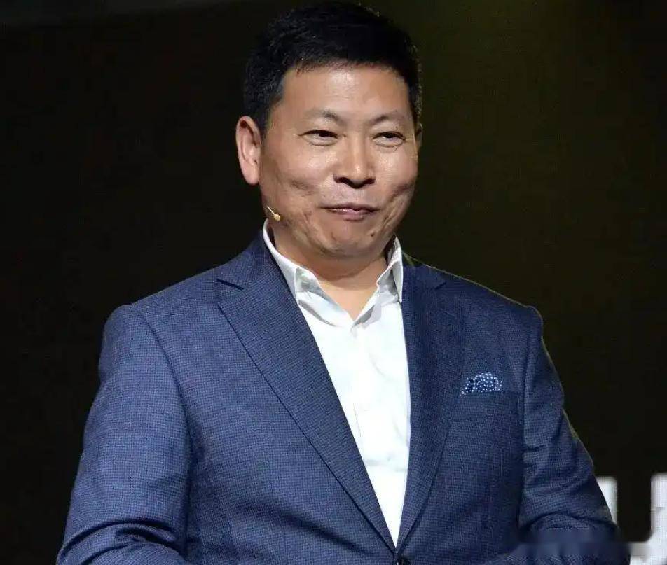 原创             余承东在央视算了一笔账，一万多人干了六年，几百亿砸进鸿蒙里，台下没人吭声，鸿蒙5.0设备刚过1000万，他说这叫跨过生死线