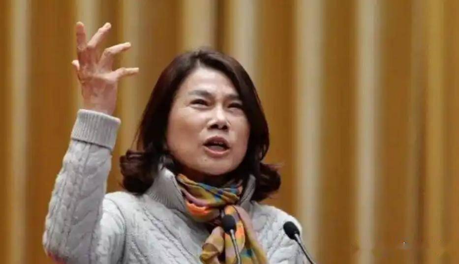 原创             没想到，董明珠小姐那句“绝不用一个海归派”的争议言论，这两天因为闻泰科技的遭遇，竟然再次“封神”了