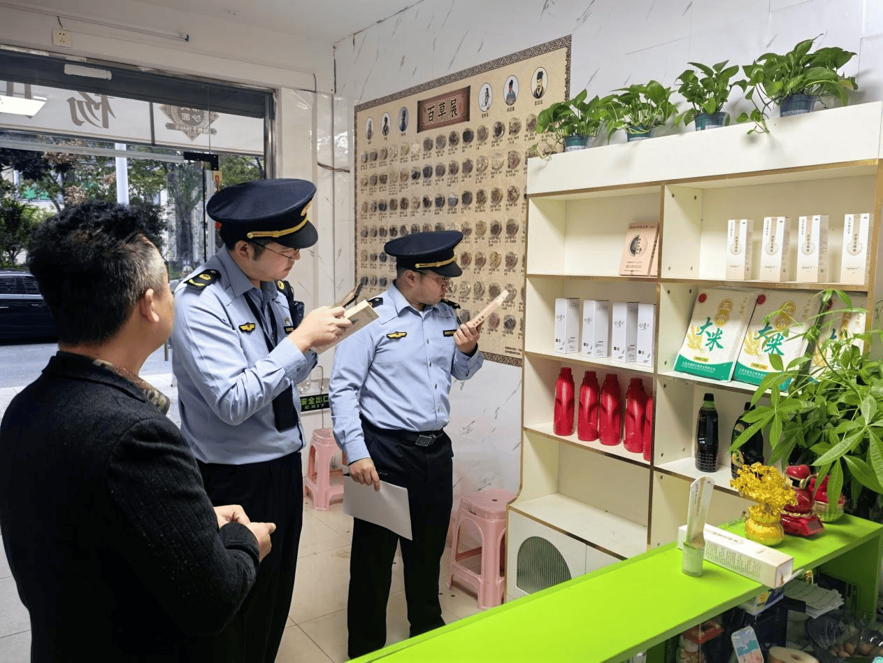 废弃学校成打卡点,曾有博主被困……