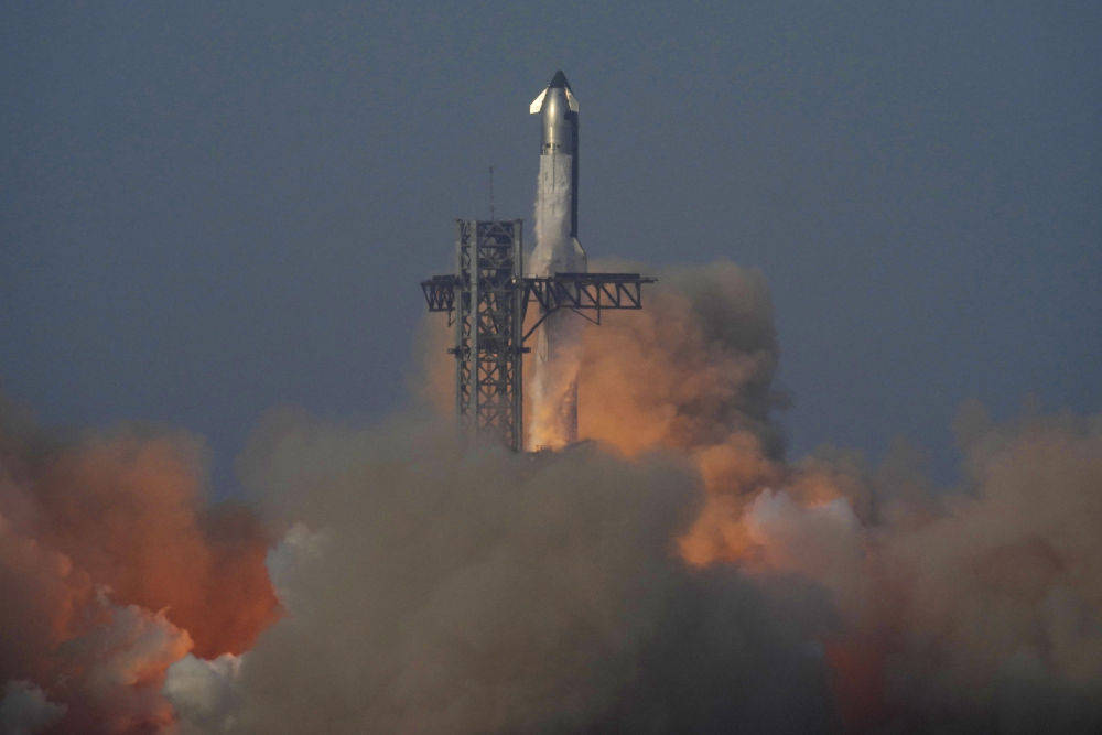 SpaceX提交“精简版”登月计划
