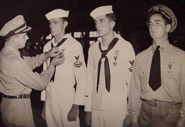 空中与水下的意外邂逅：飞艇对抗潜艇的真实故事