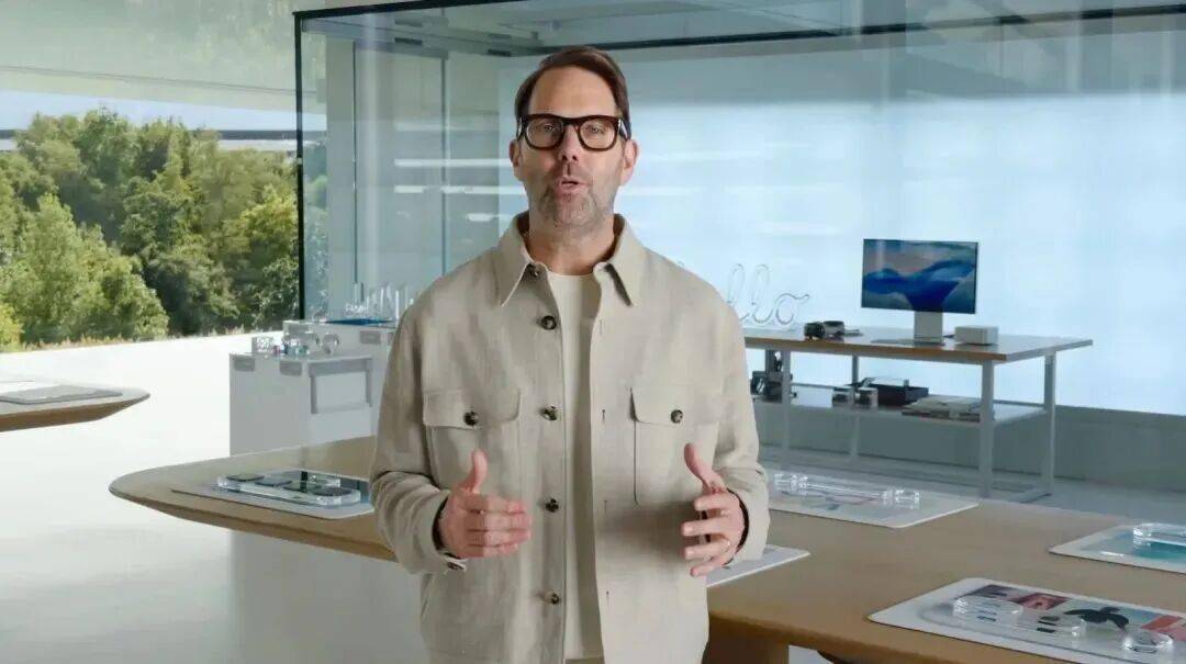 突发!iPhone“液态玻璃”缔造者跳槽 Meta,苹果设计团队大地震了