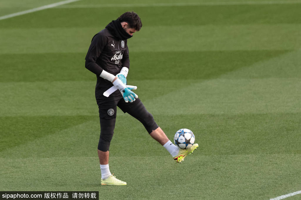 暴怒！阿隆索更衣室通道找裁判理论 皇马主帅连续两场质疑判罚