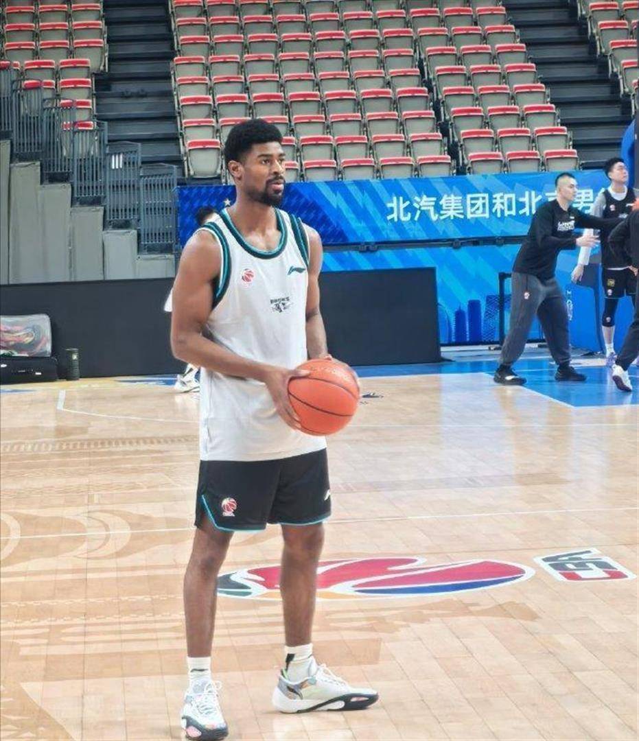 欧洲篮球联赛中文网__赛程比分+球队资讯+盘口分析昂贵买断费+大合同！北京首钢签约新外援内幕许利民挑了1个月