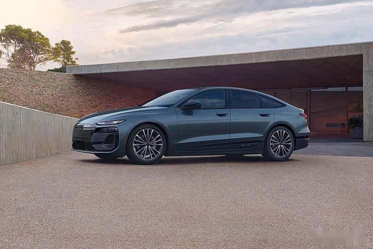 方向盘回归物理键!PPE平台加持奥迪e-tron家族升级(图1)