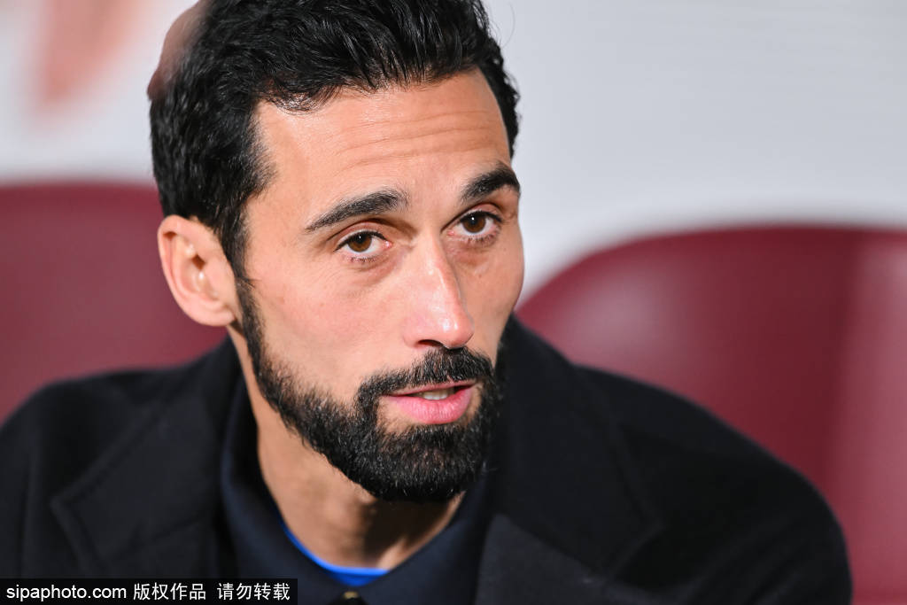 西甲联赛免费高清直播＋实时赛程积分榜＋竞彩预测全覆盖（2025赛季）西班牙人主帅冈萨雷斯炮轰周一比赛安排：这是对球迷的“暴行”！