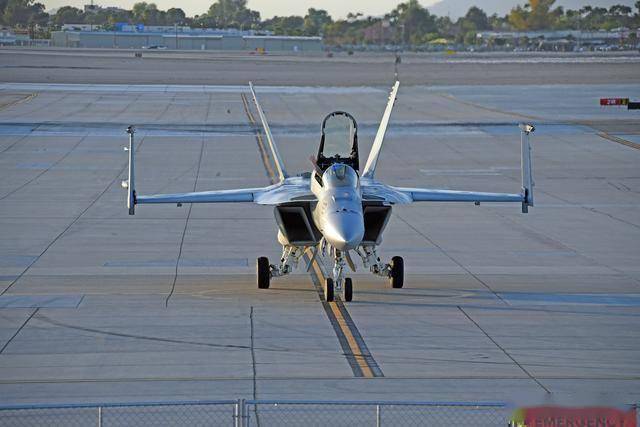 从弃子到全能王：麦道F/A-18“大黄蜂”的逆袭之路