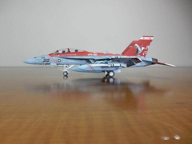 从弃子到全能王：麦道F/A-18“大黄蜂”的逆袭之路