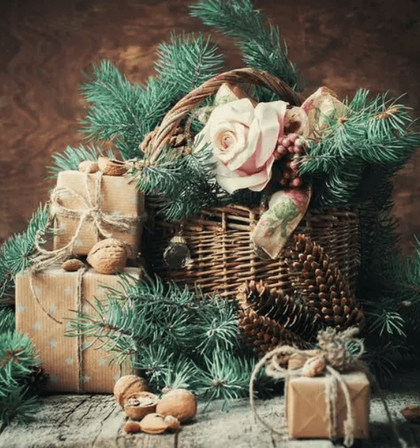 节日装饰点缀节日气氛的装饰品