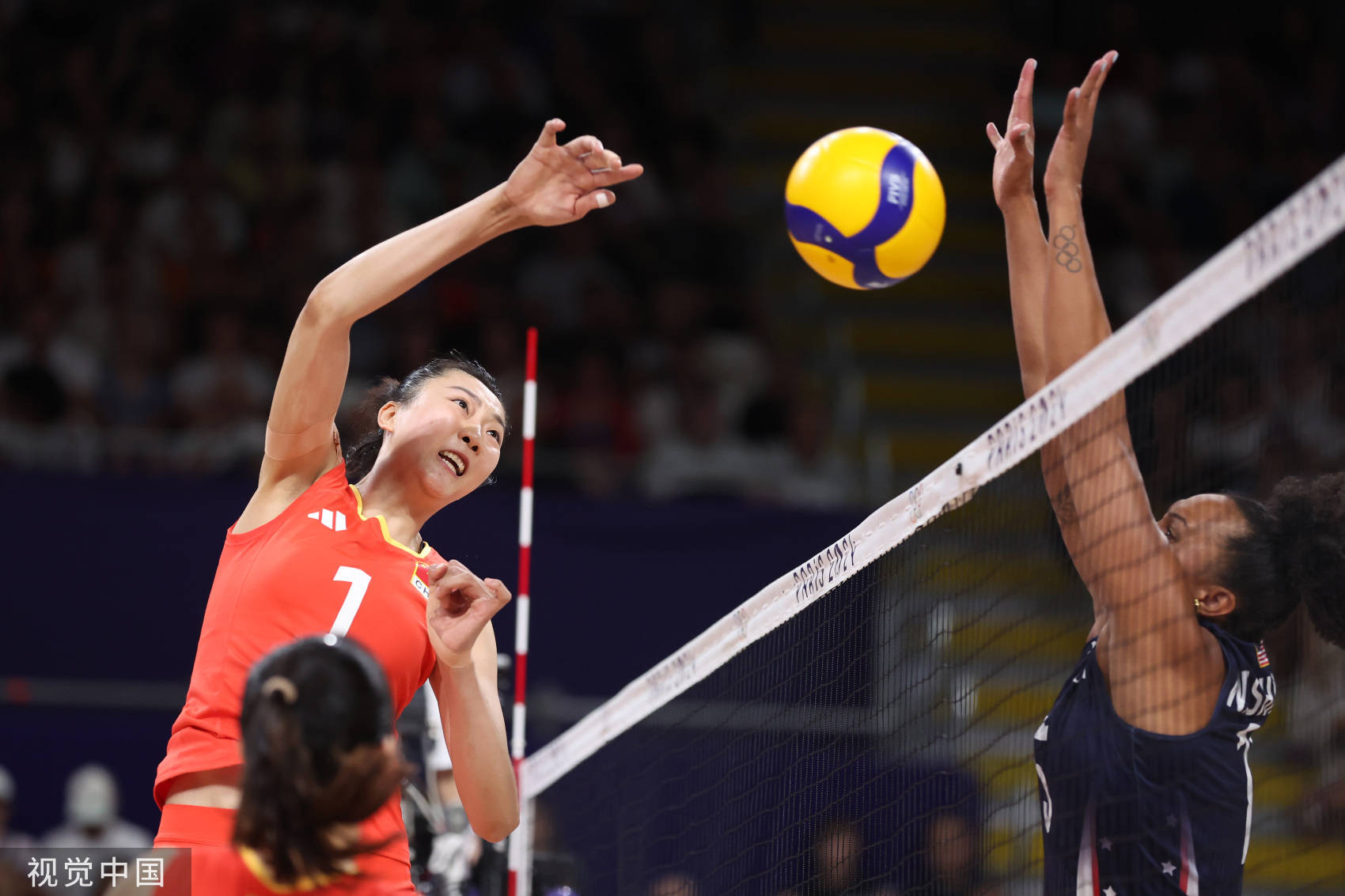 组图女排小组赛中国队顺利晋级袁心玥奋力拦网