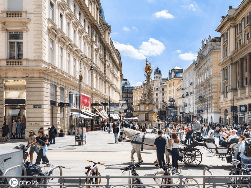 畅游奥地利维也纳 斯蒂芬大教堂令人印象深刻